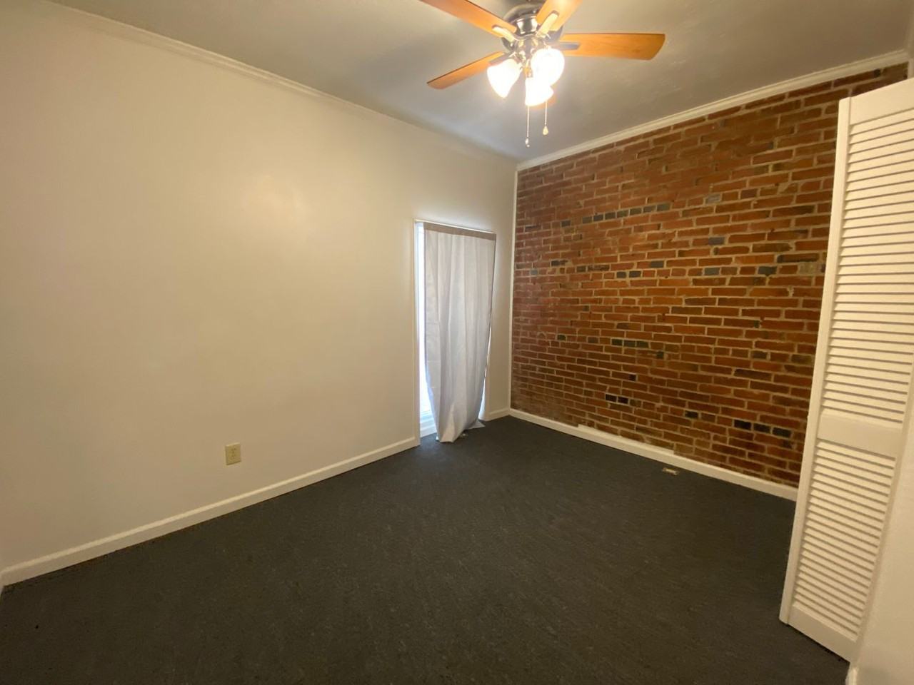 1100 W Monroe Ave - Photo 7 of 10