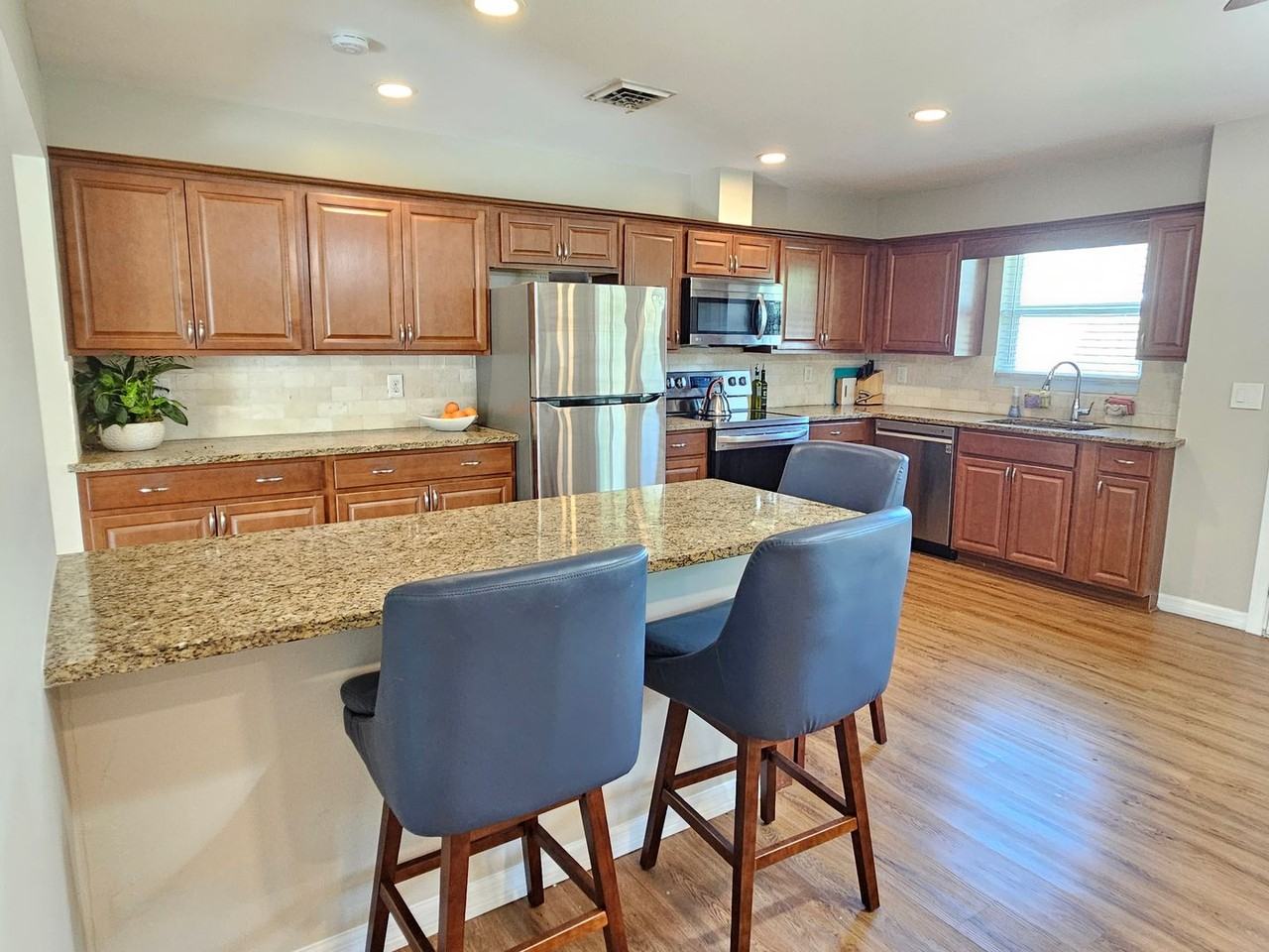 181 Stanford Rd - Photo 5 of 36