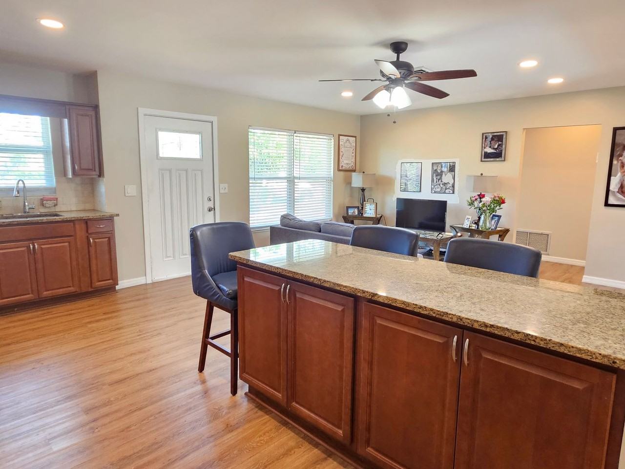 181 Stanford Rd - Photo 6 of 36