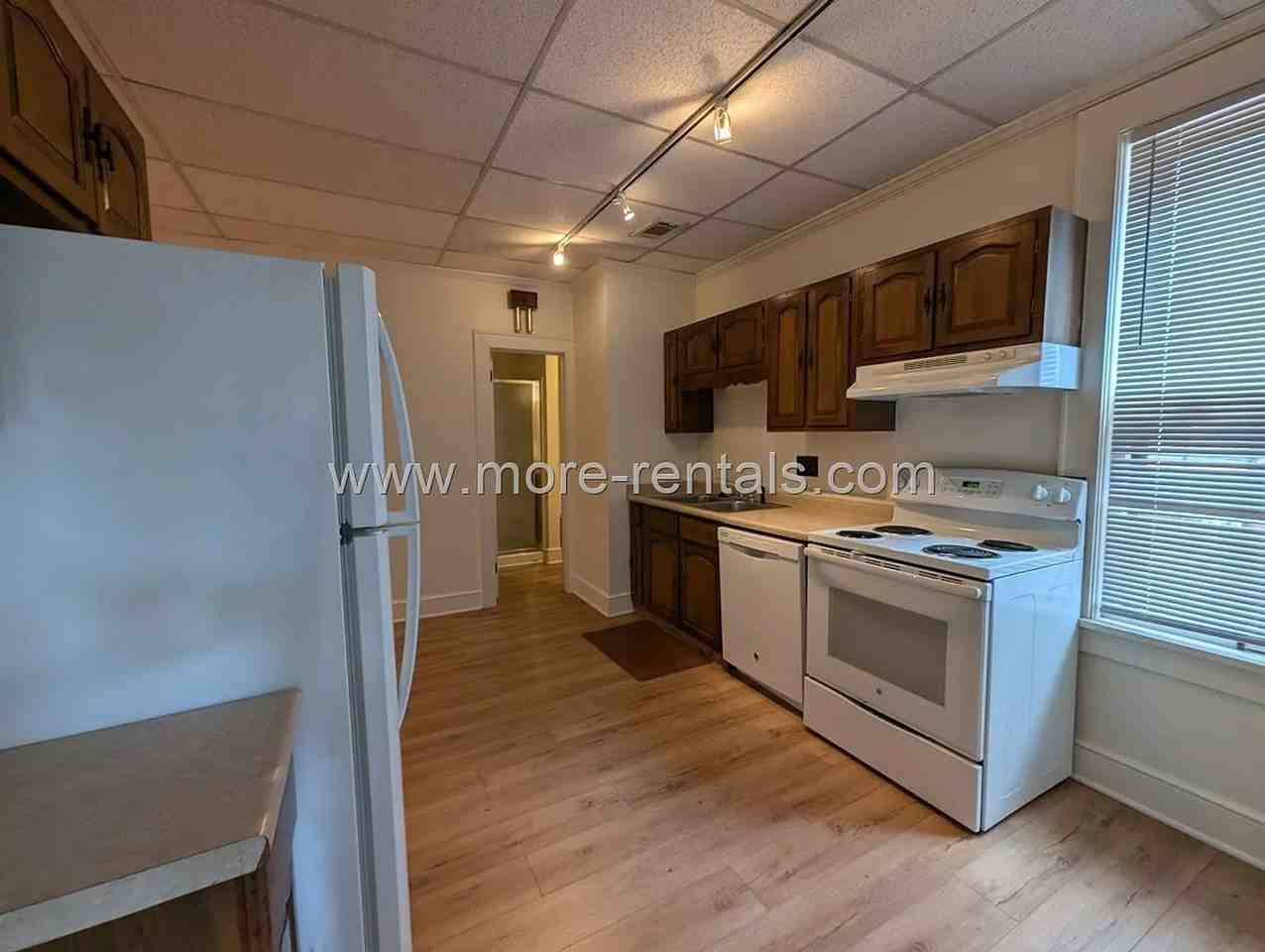 51 Stewart Ave - Photo 6 of 14