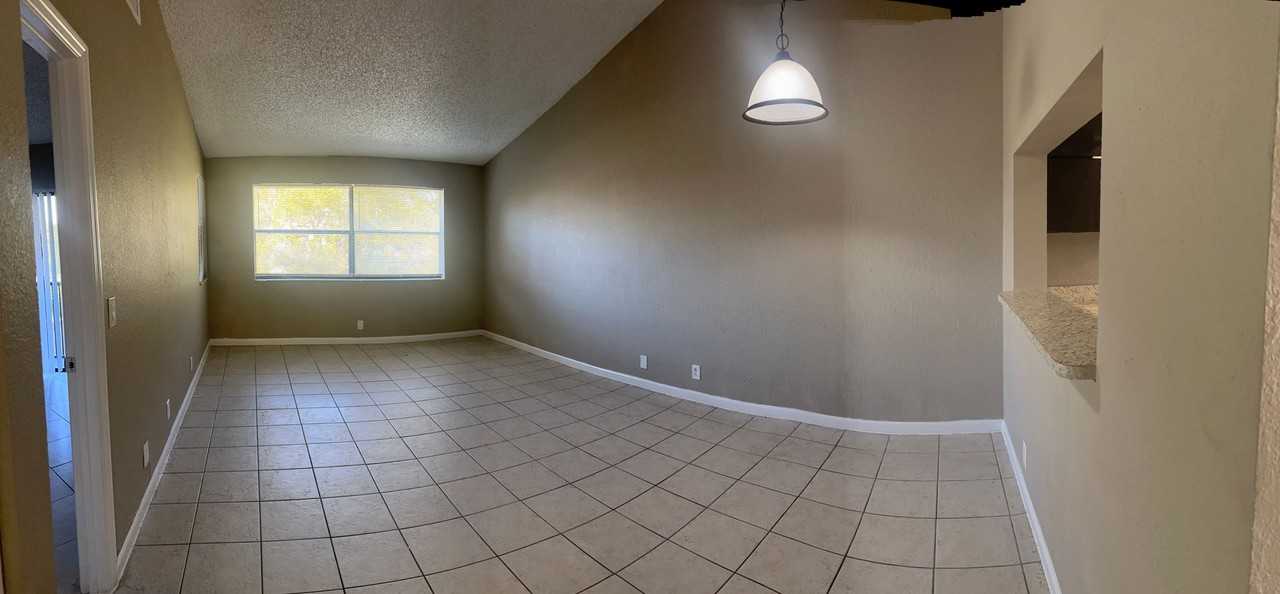 11581 Nw 45th St - Photo 5 of 9