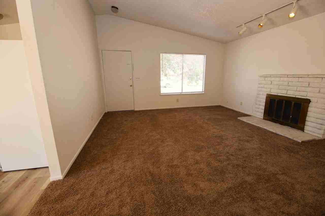 6607 Baywood Ave - Photo 2 of 15