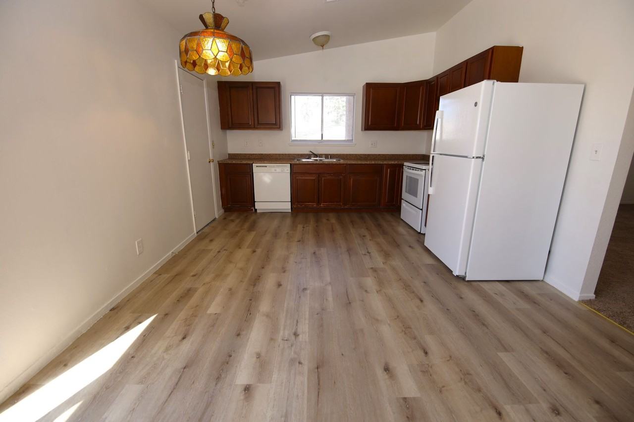 6607 Baywood Ave - Photo 5 of 15