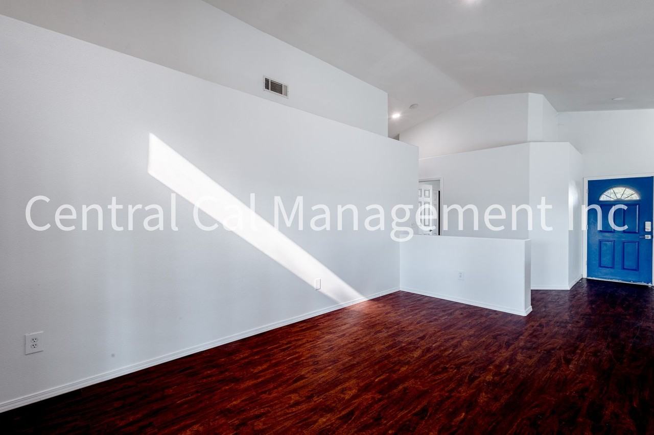 5801 Canoe Ct - Photo 7 of 21