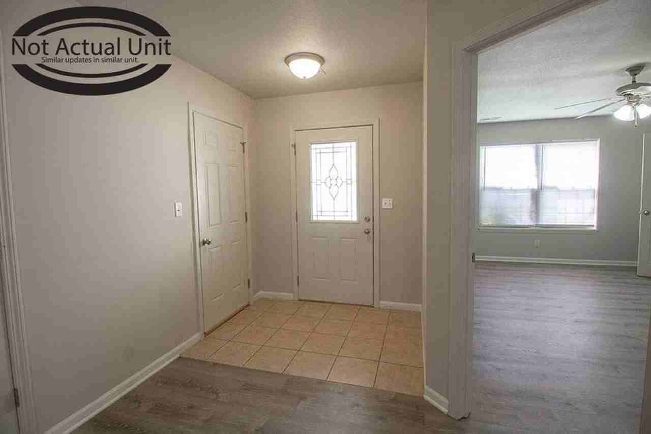 1524 Bodie Dr - Photo 7 of 35
