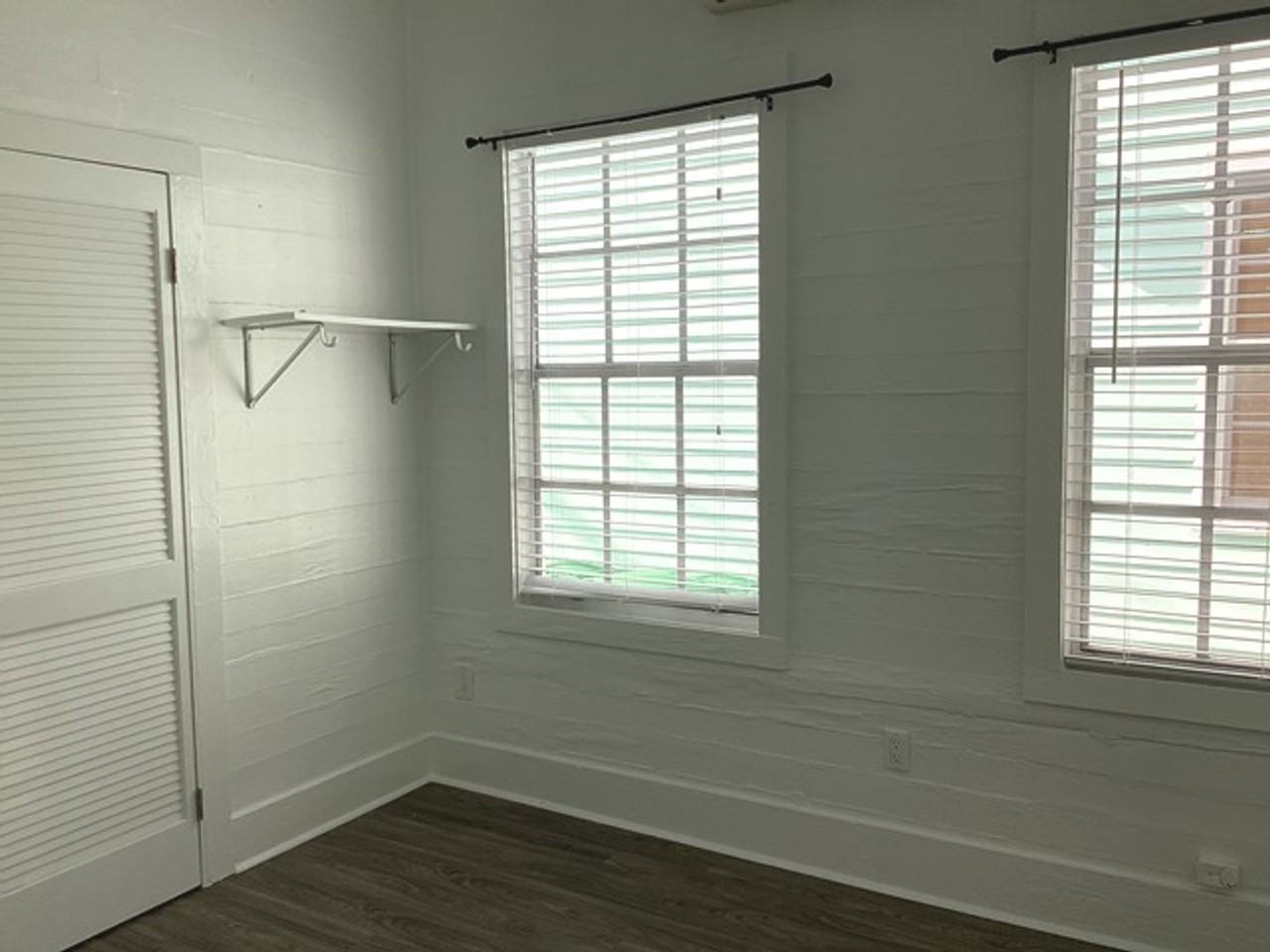 725 Southard St - Photo 5 of 18