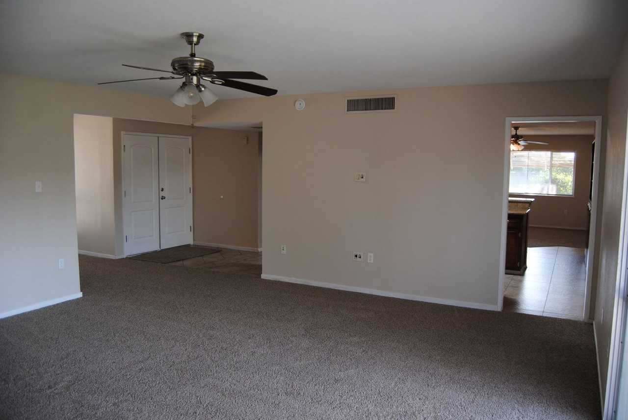 5701 Daggett Ave - Photo 3 of 15