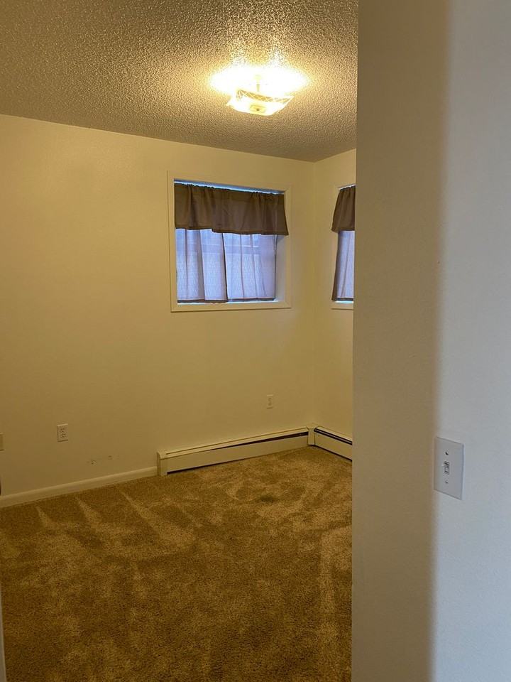 400 4th Ave Ne - Photo 4 of 12