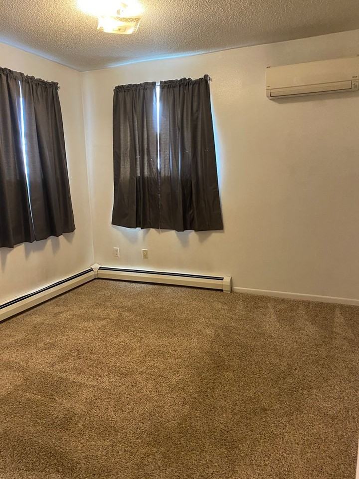 400 4th Ave Ne - Photo 7 of 12