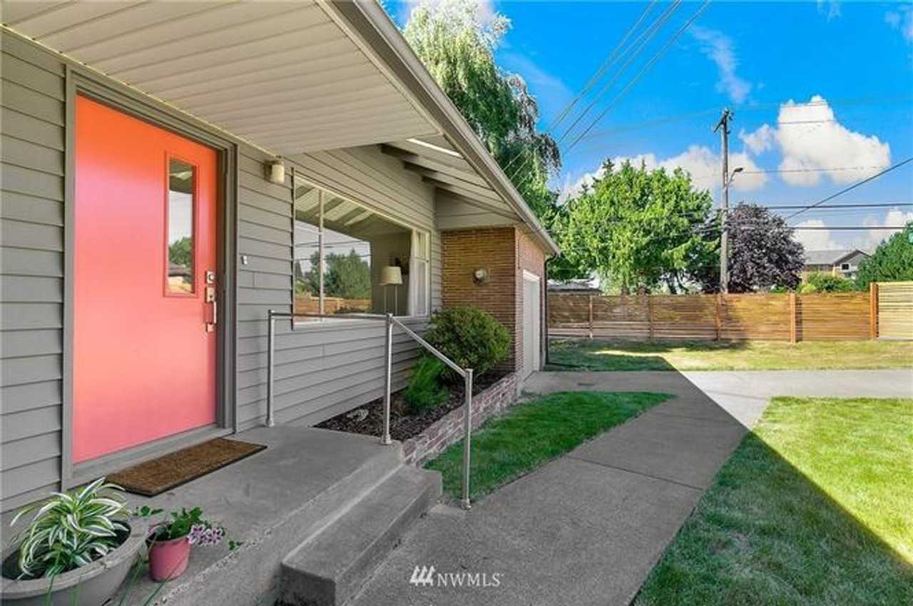 8403 22nd Ave Sw - Photo 2 of 24