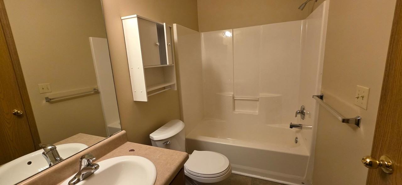 814 W Delmar St - Photo 6 of 8