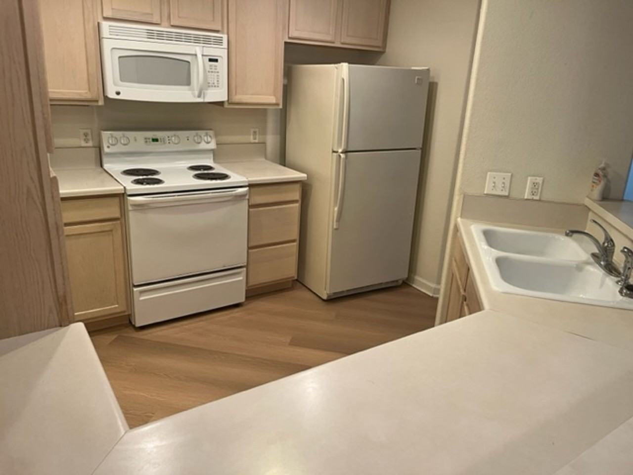 560 Mohawk Dr #25 - Photo 3 of 12