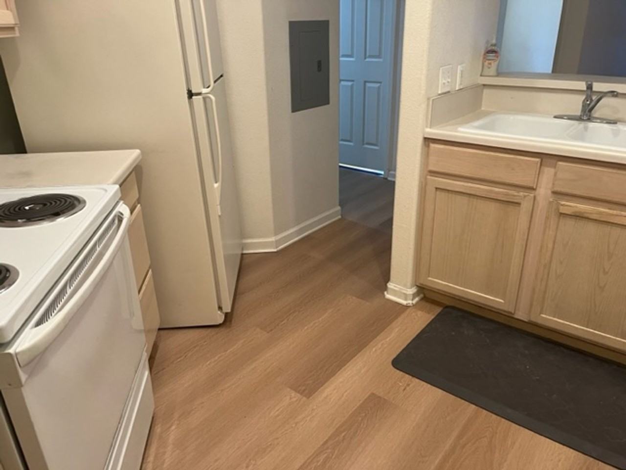 560 Mohawk Dr #25 - Photo 4 of 12