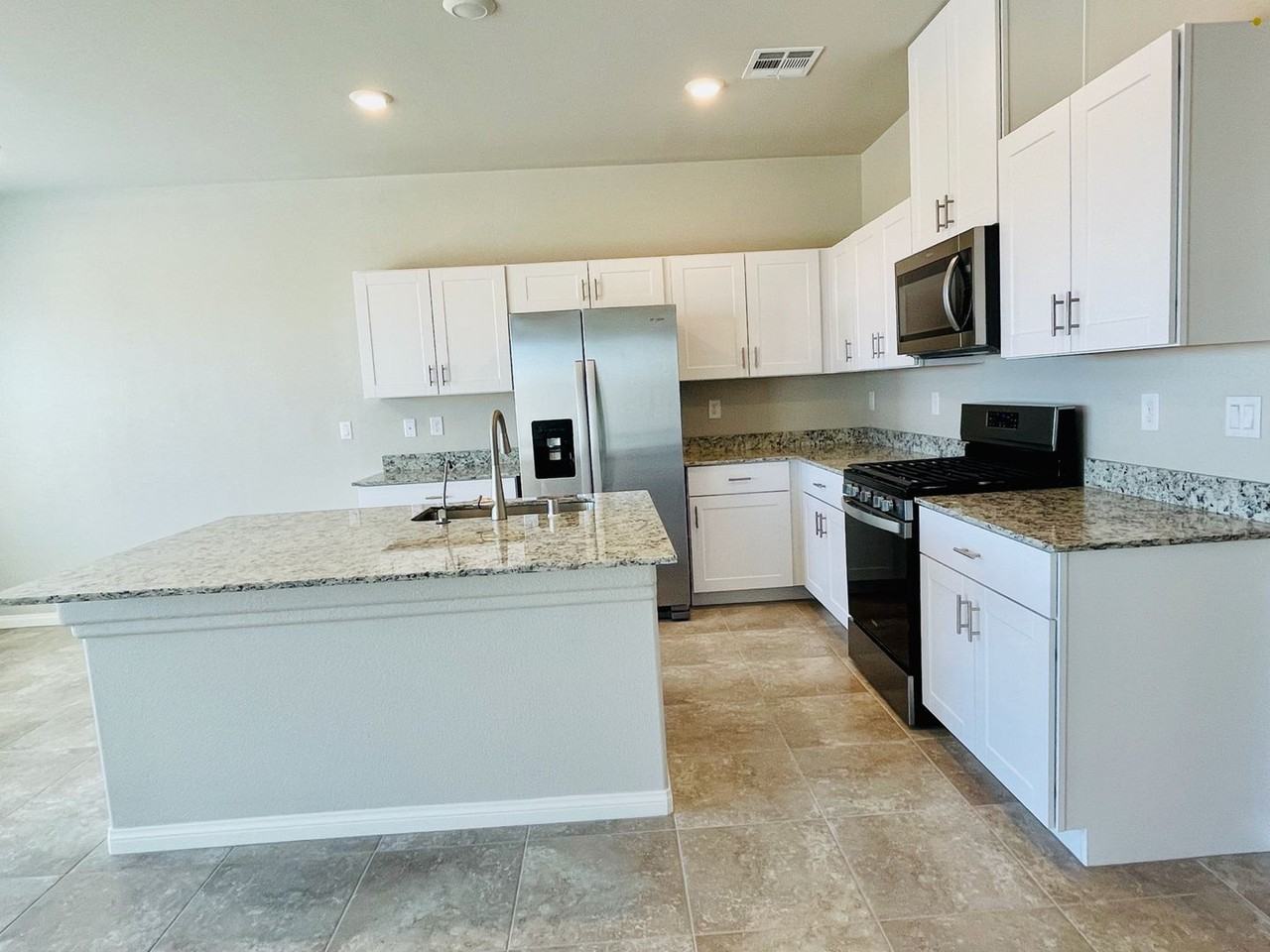 8932 Pelican Point St - Photo 6 of 31