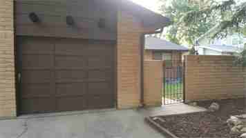 featured image of 957 Roxwood Ln #C