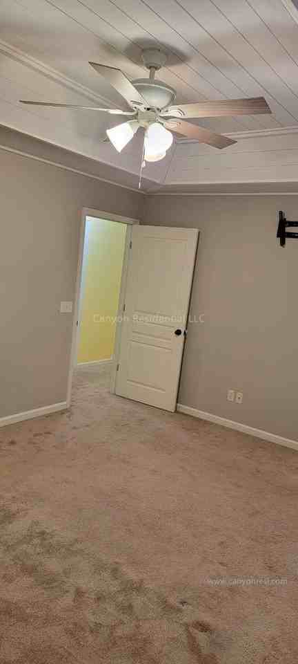 6141 Blue Ash Dr - Photo 4 of 34