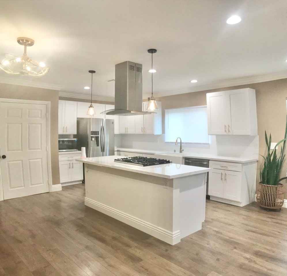 3017 W 84th St - Photo 6 of 19