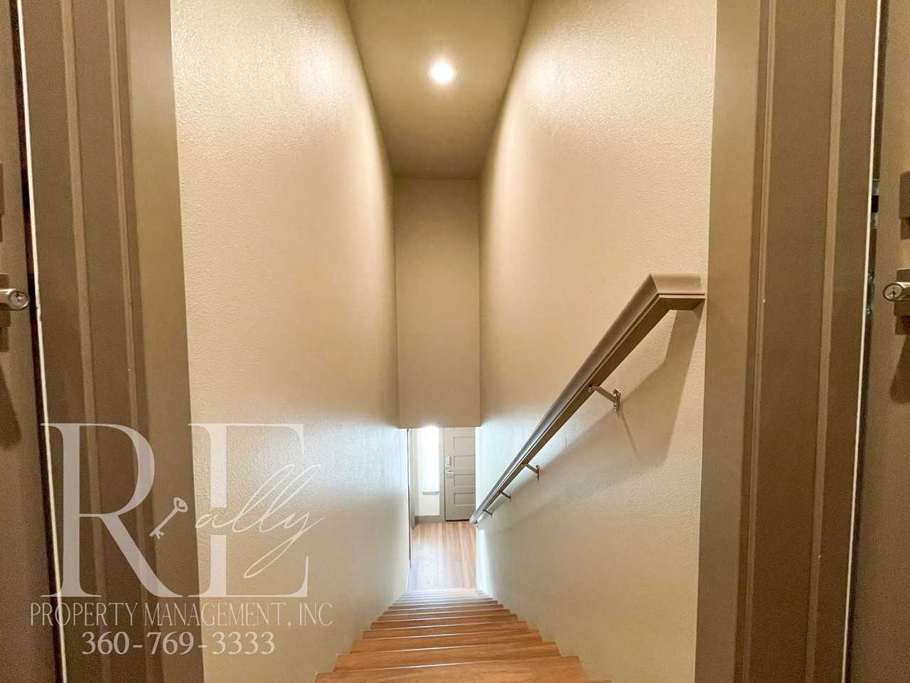 1702 13th St #202B - Photo 5 of 12