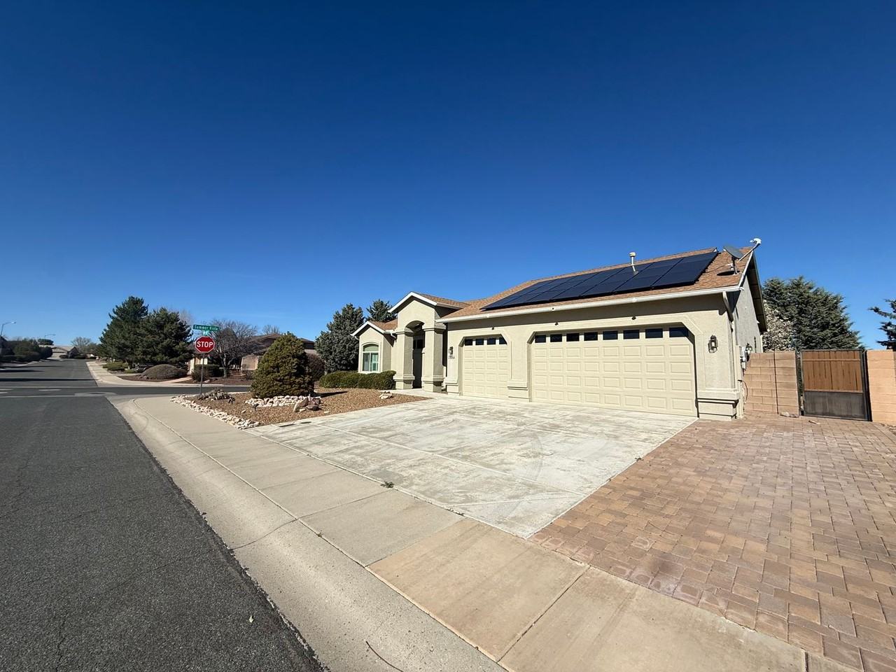7861 N Rambling Ln - Photo 2 of 21