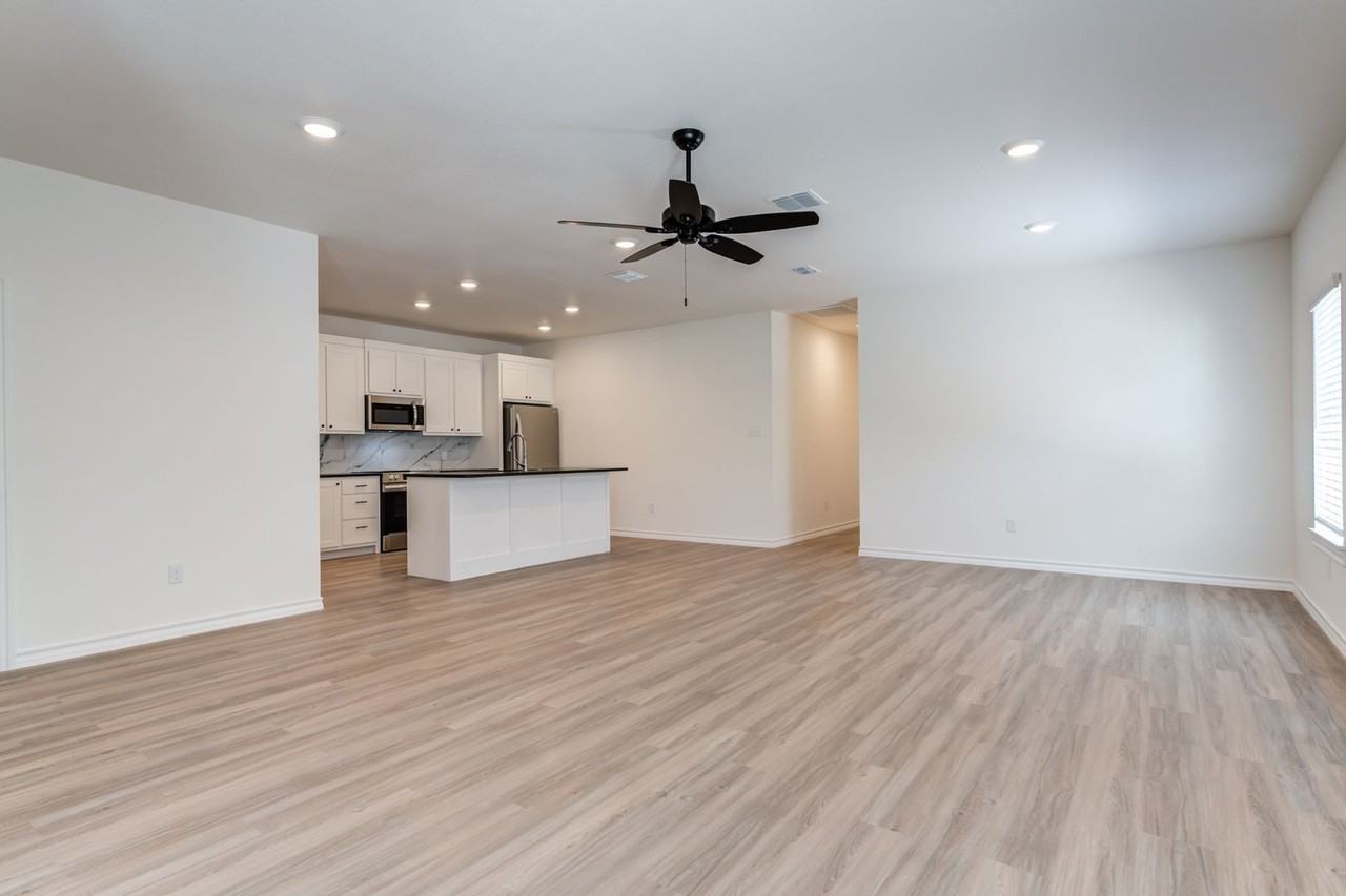 5887 Urbana Pl - Photo 3 of 21