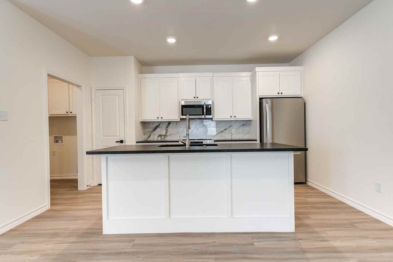 5887 Urbana Pl - Photo 5 of 21