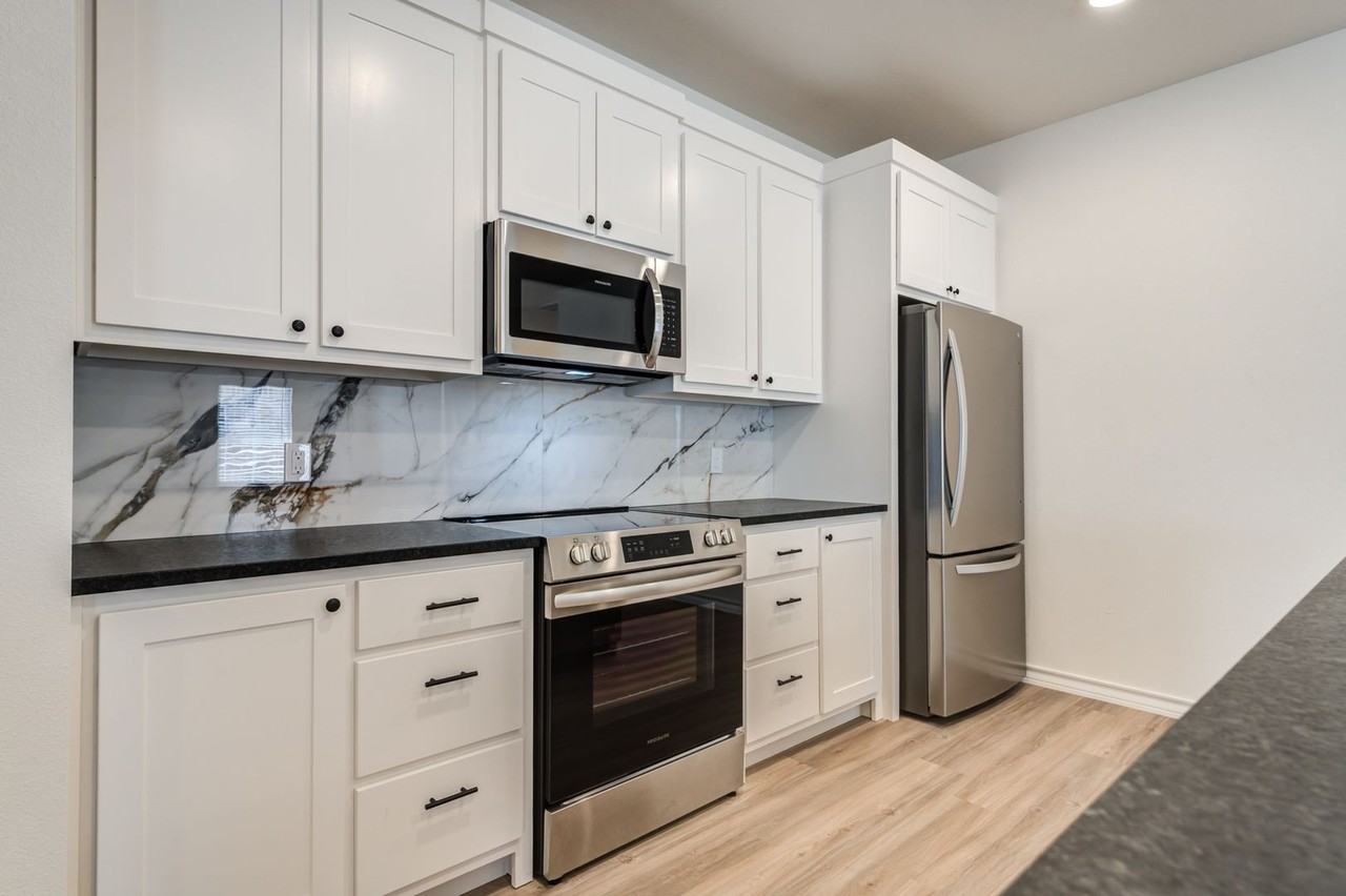 5887 Urbana Pl - Photo 6 of 21