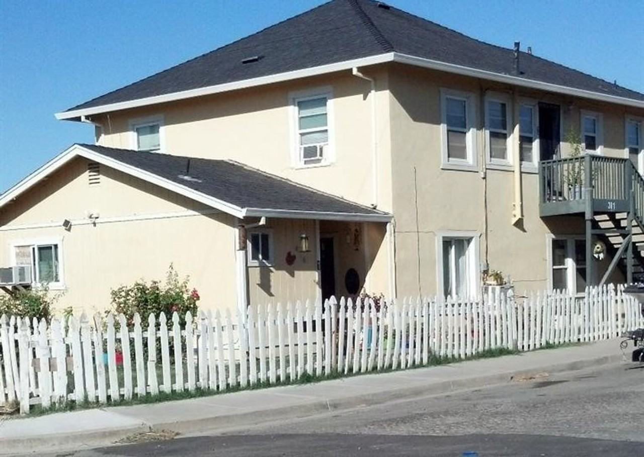 301 Santa Clara Ave - Photo 6 of 10