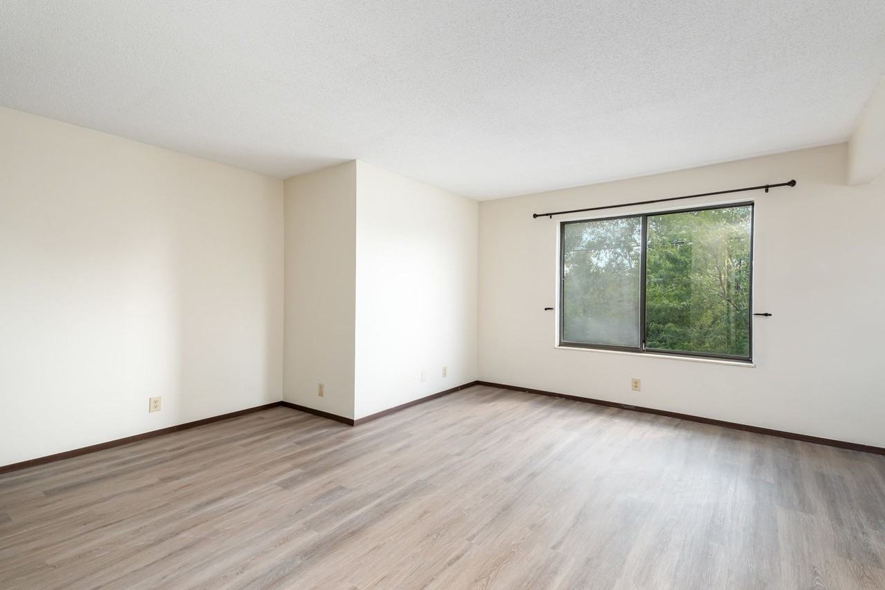 1301 Springfield Dr #3 - Photo 2 of 26