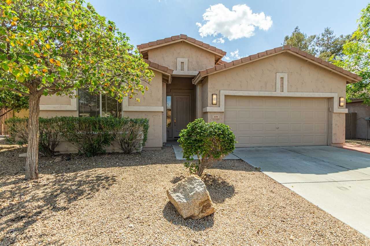 6211 W Wikieup Ln - Photo 2 of 36