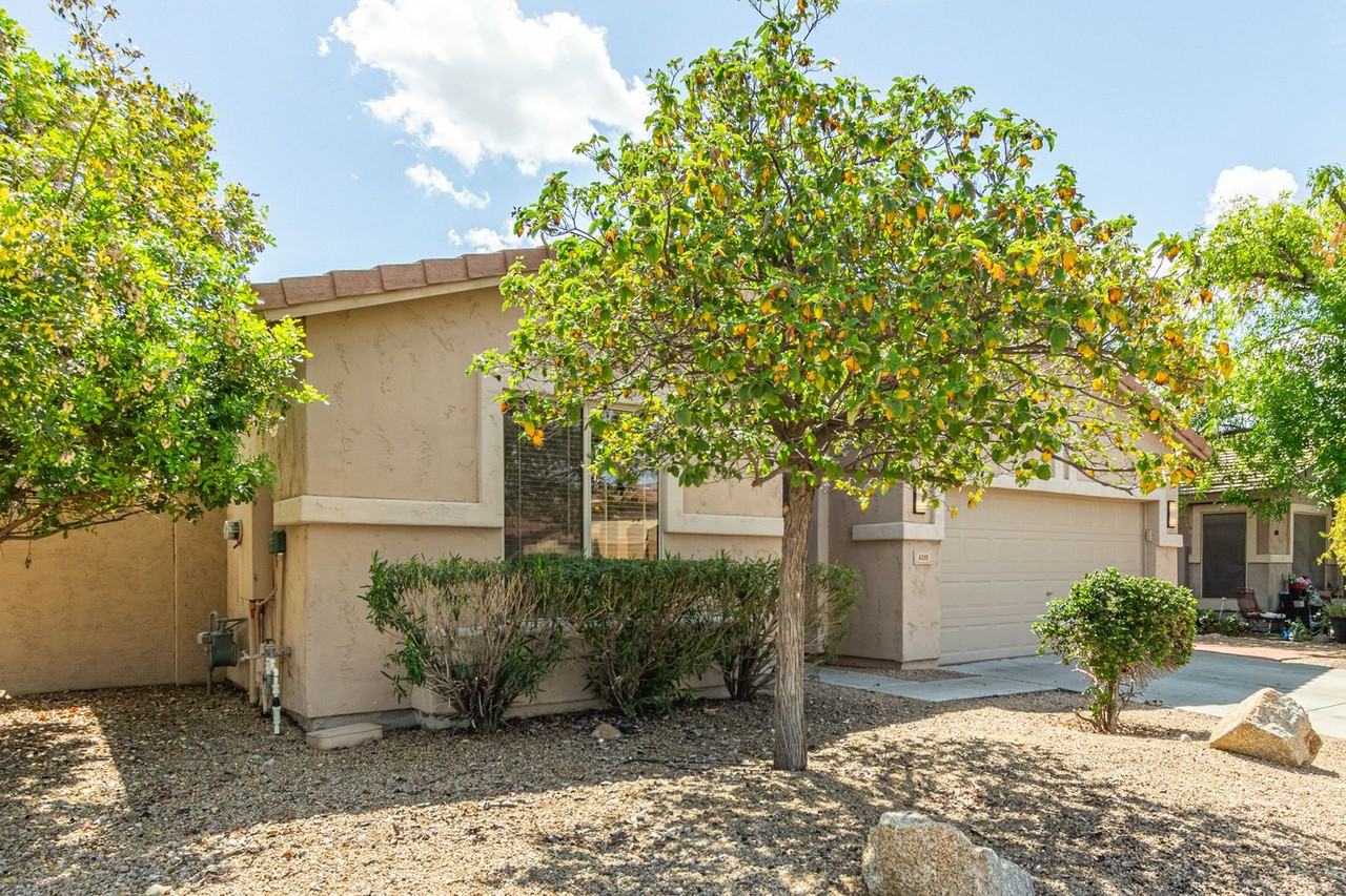 6211 W Wikieup Ln - Photo 4 of 36