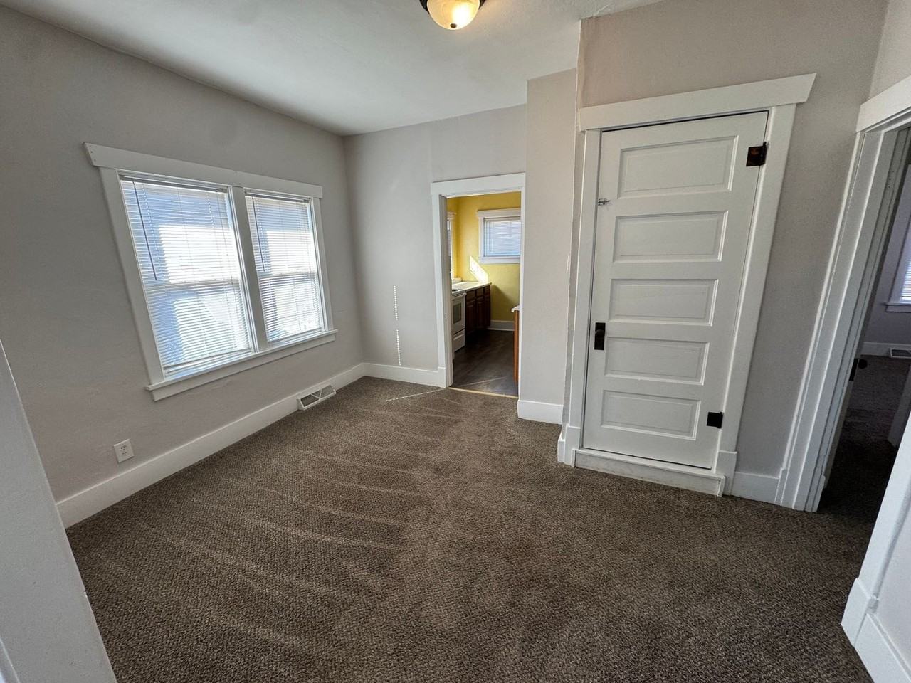 846 S 24th St - Photo 2 of 8