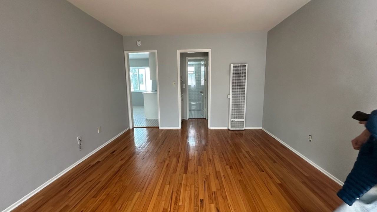 2920 1st Ave - Photo 2 of 9