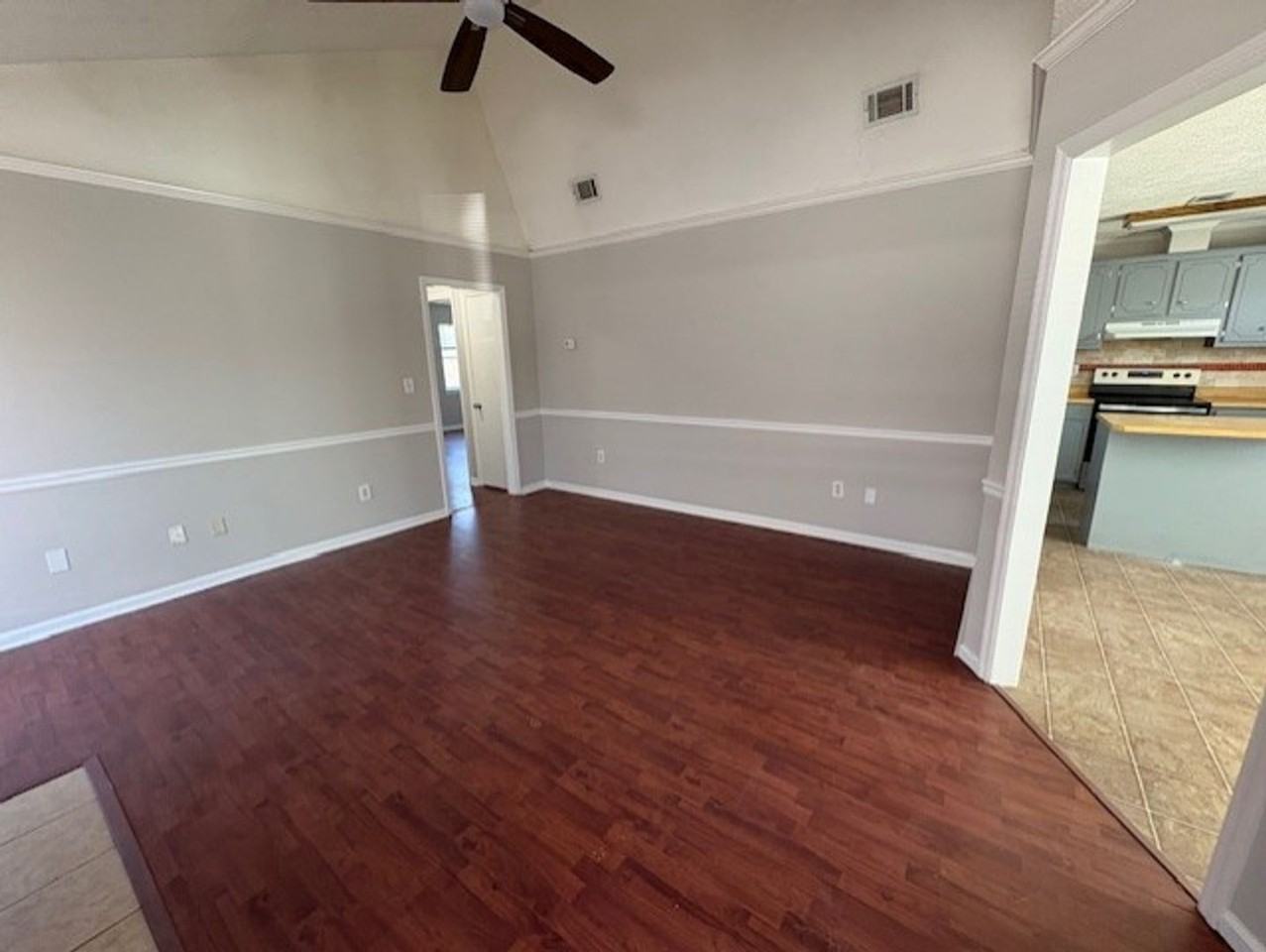 3909 Almon Dr - Photo 3 of 18