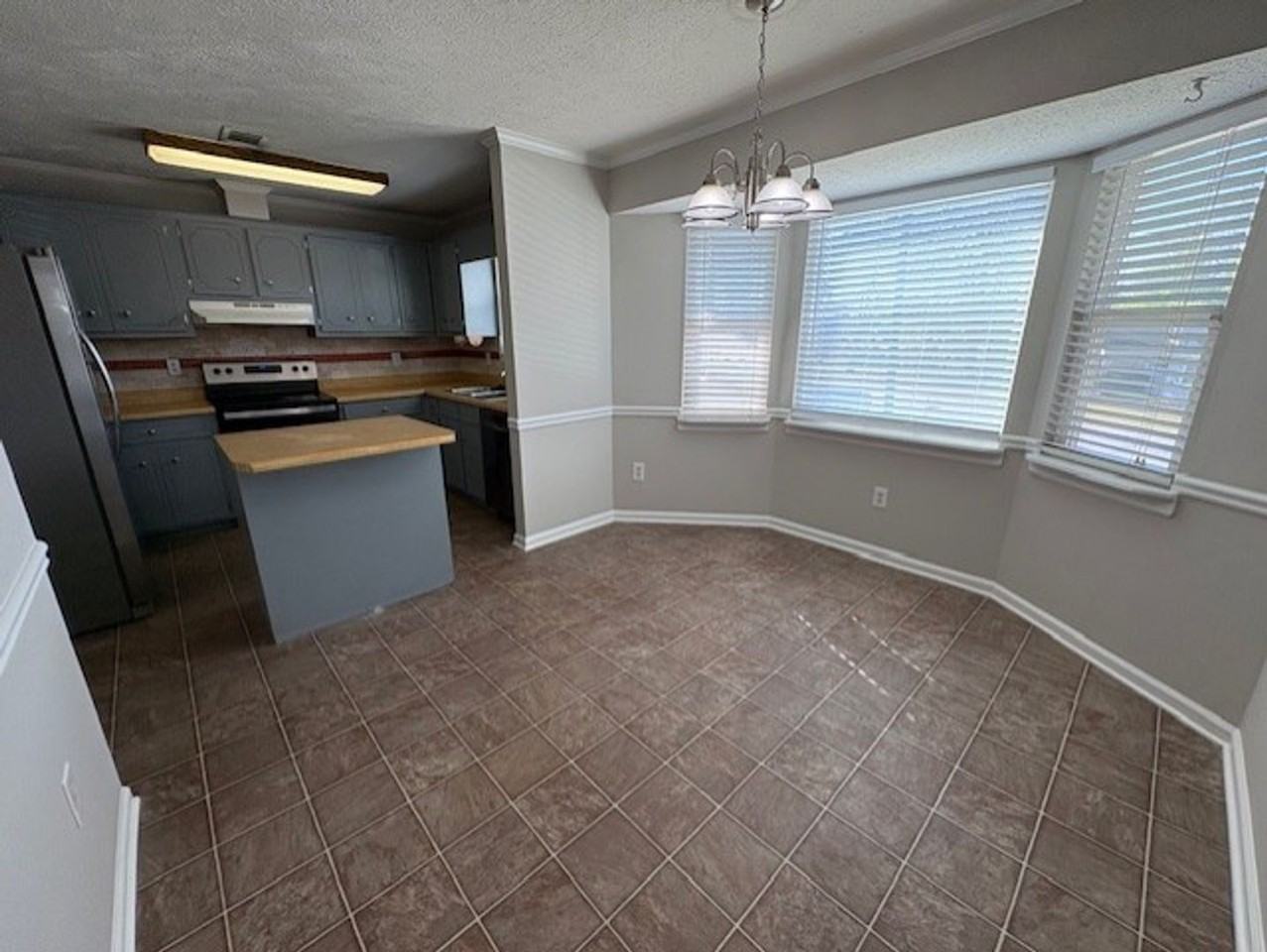 3909 Almon Dr - Photo 6 of 18