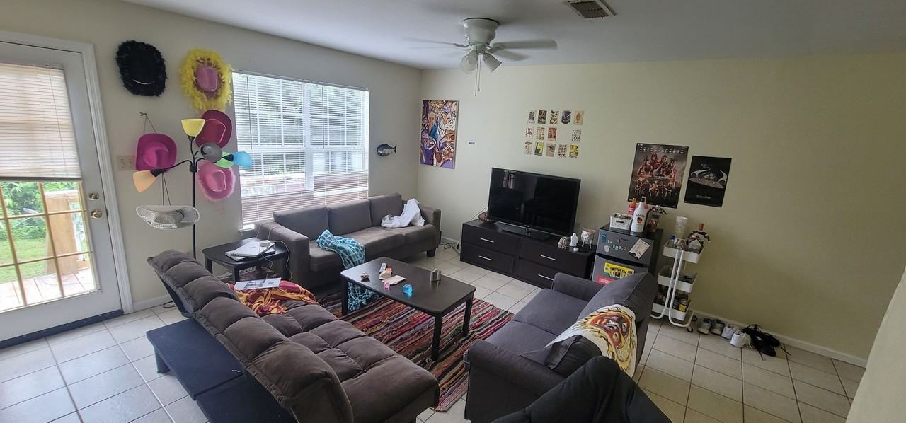 836A W Georgia St - Photo 2 of 14