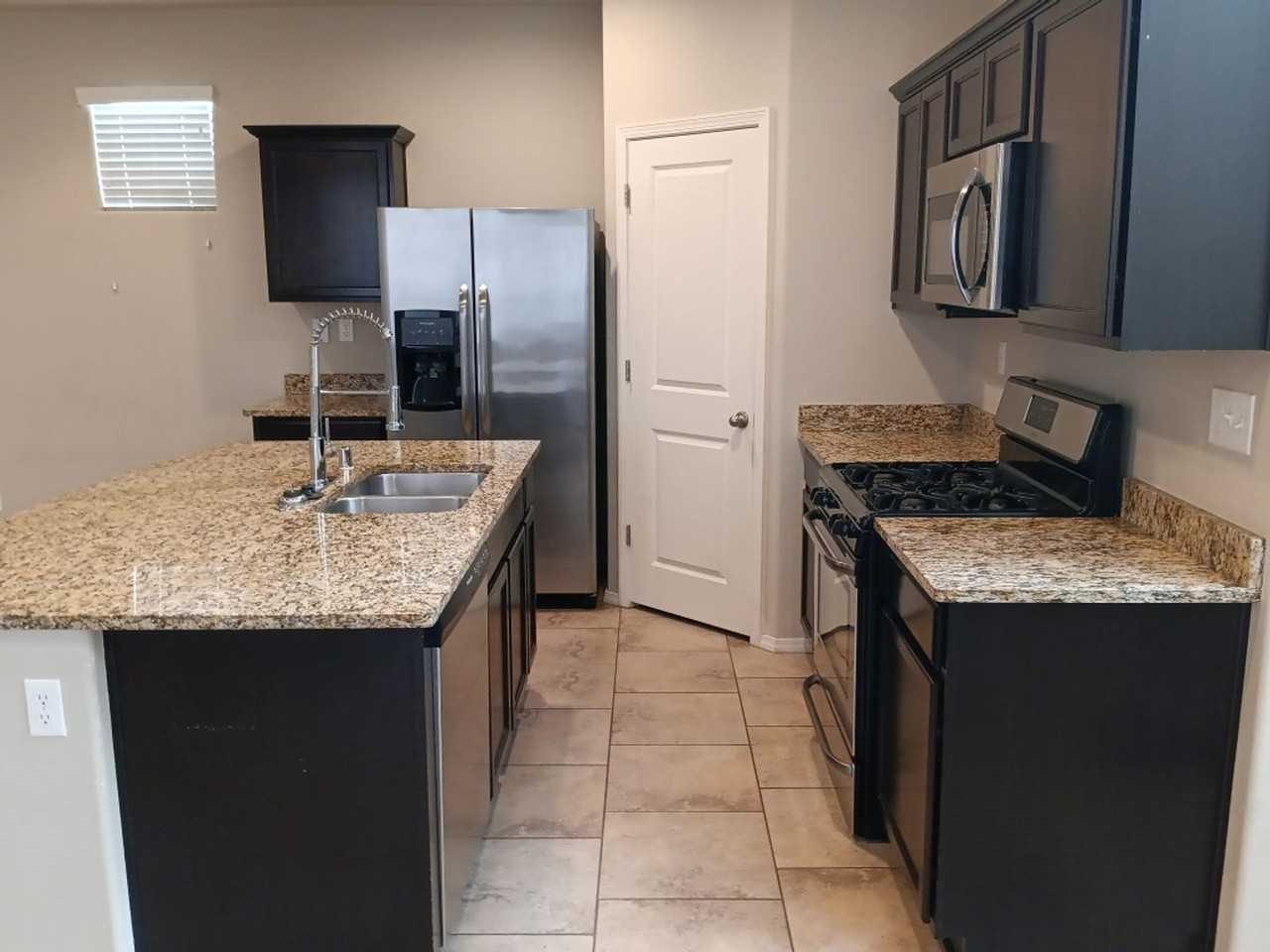 3140 Morrissey St Sw - Photo 3 of 21