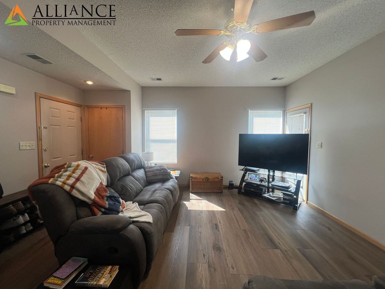 702 Goodrich Dr - Photo 2 of 12