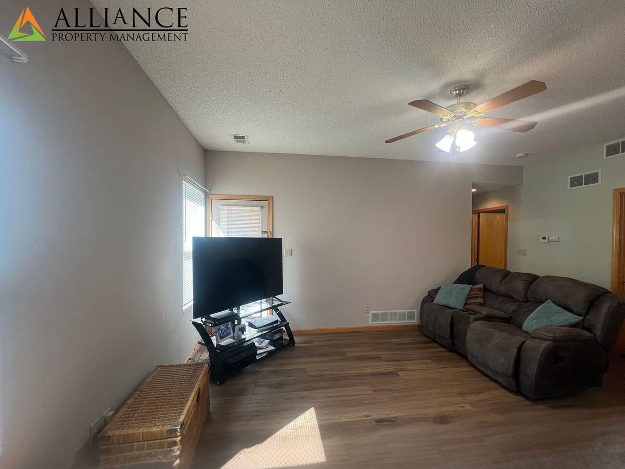 702 Goodrich Dr - Photo 3 of 12