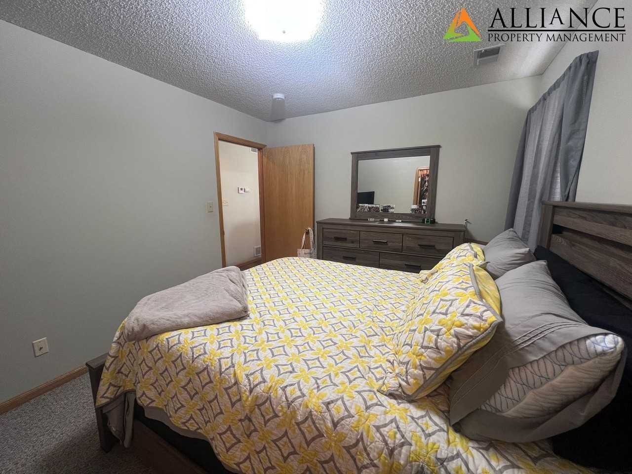 702 Goodrich Dr - Photo 7 of 12