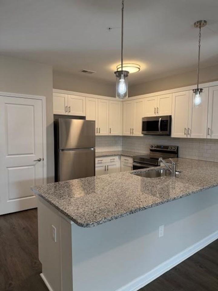 5614 Lucas Ct - Photo 5 of 25