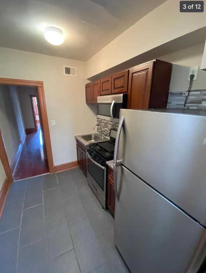 5323 Catharine St - Photo 4 of 27