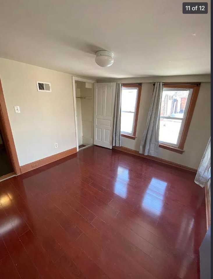 5323 Catharine St - Photo 6 of 27