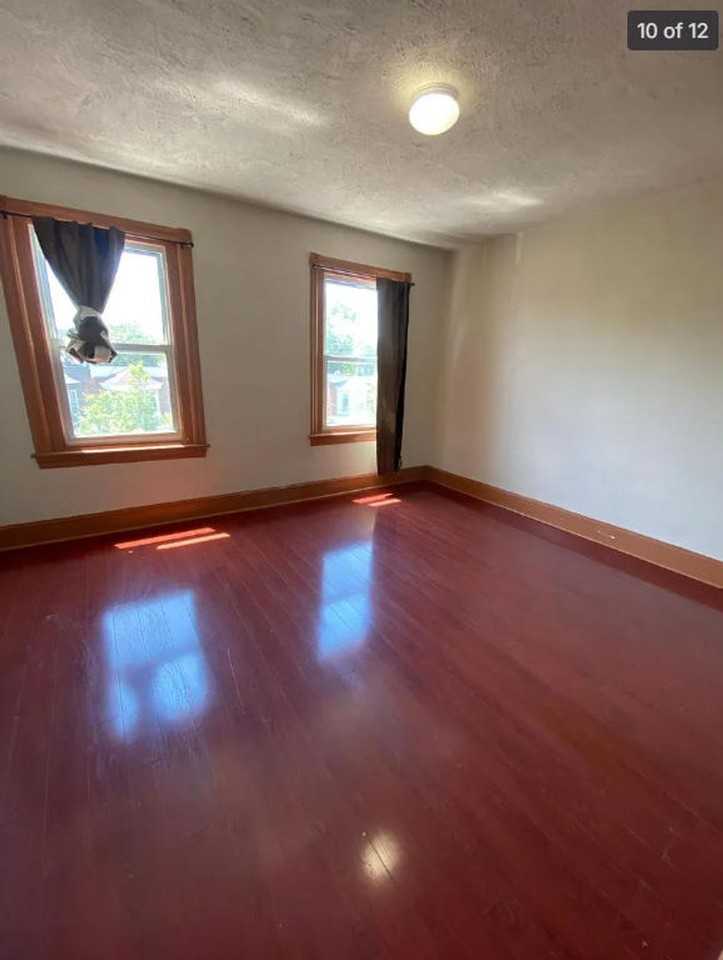 5323 Catharine St - Photo 7 of 27