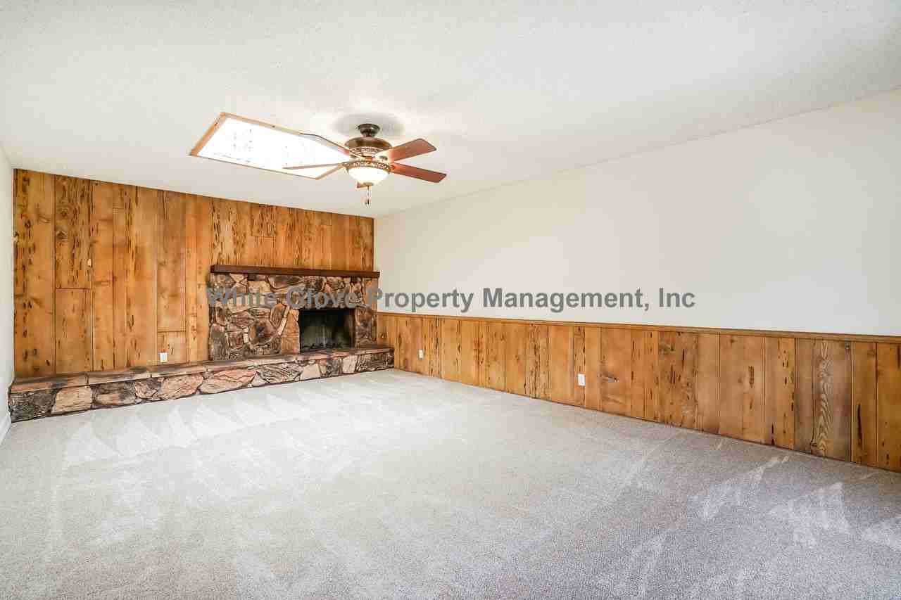 1419 Zion Ave - Photo 3 of 18