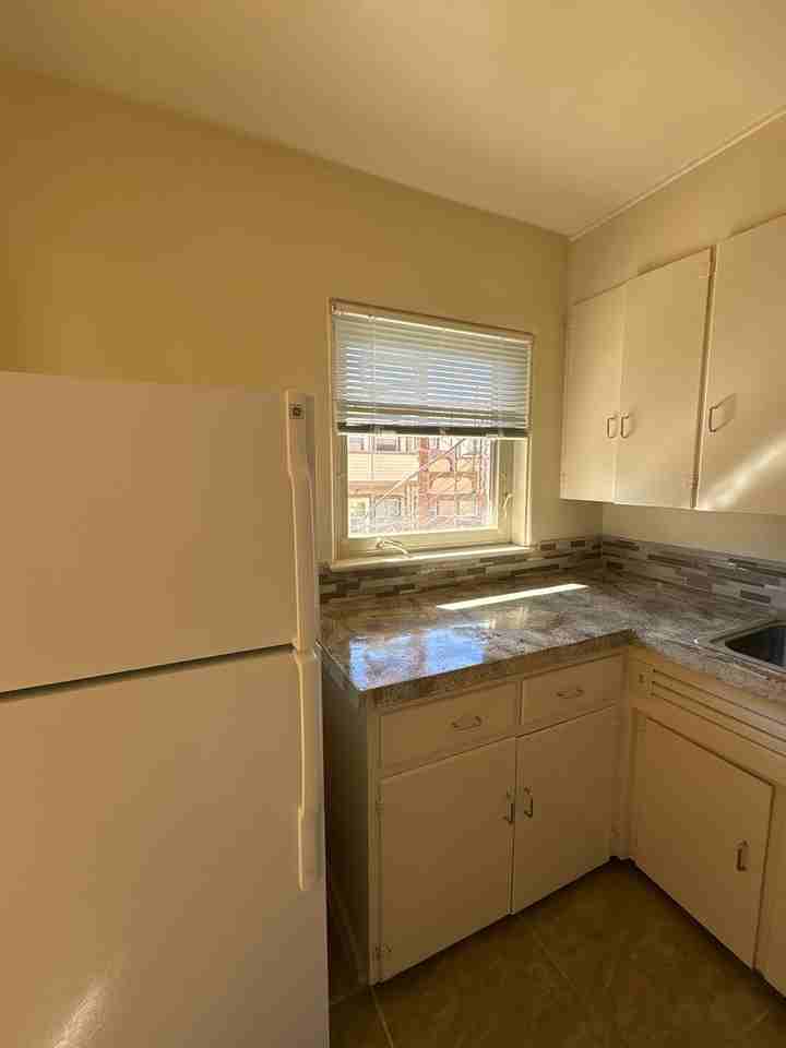 Chapel Apartments - Photo 7 of 18