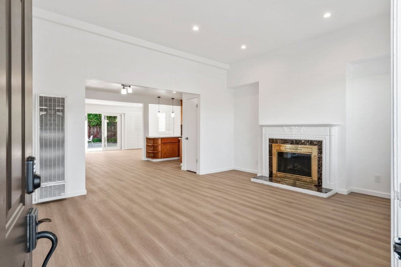 725 Patricia Ave - Photo 2 of 31