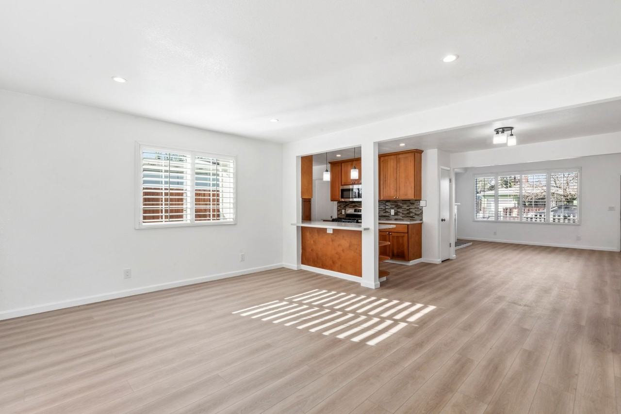 725 Patricia Ave - Photo 7 of 31