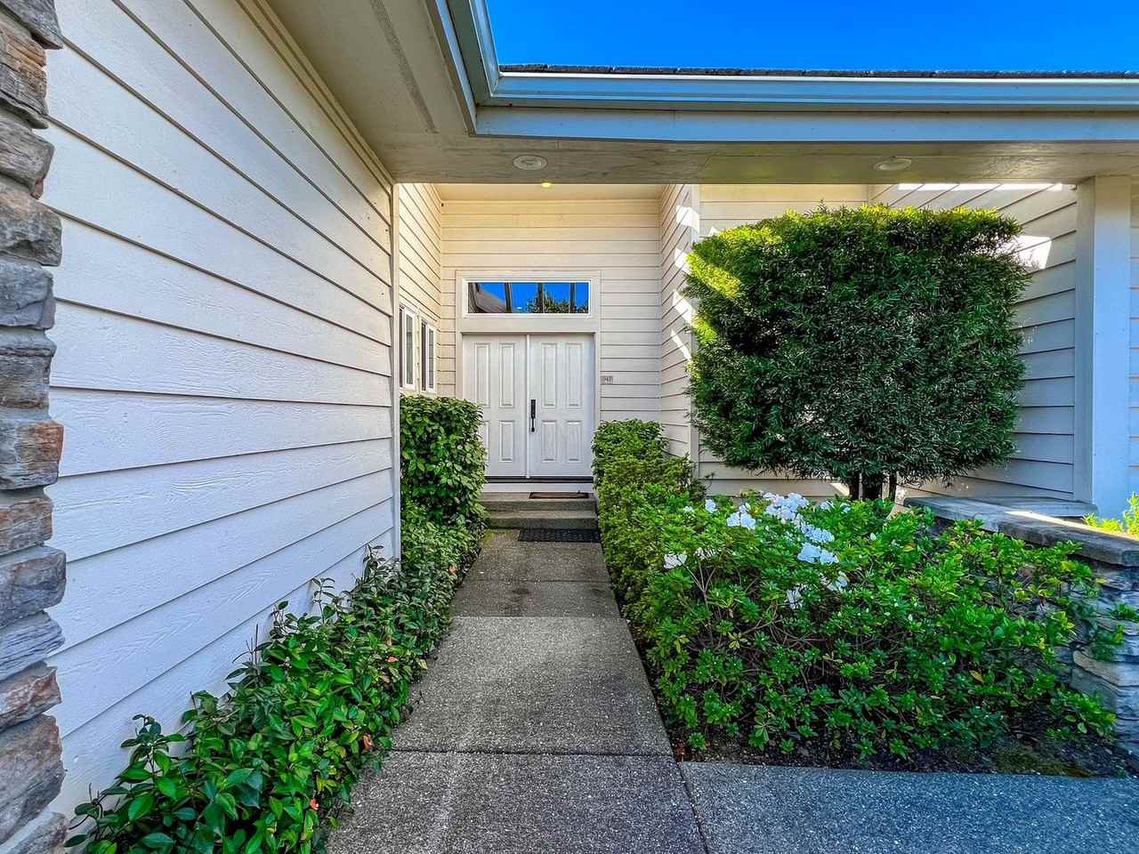 945 Augusta Cir - Photo 4 of 44