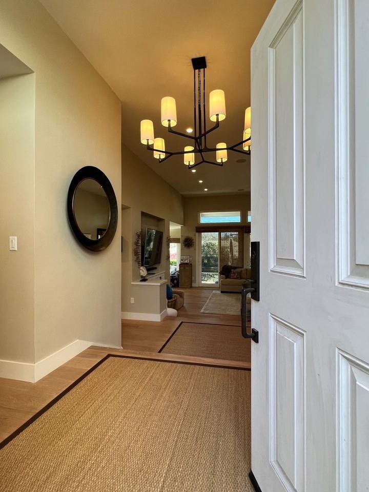 945 Augusta Cir - Photo 5 of 44