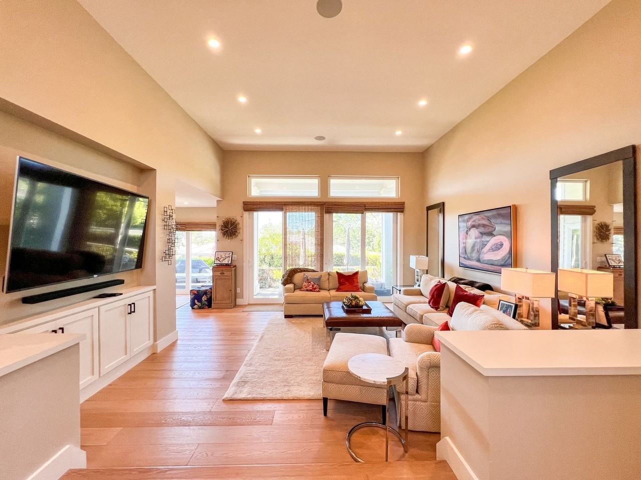 945 Augusta Cir - Photo 7 of 44